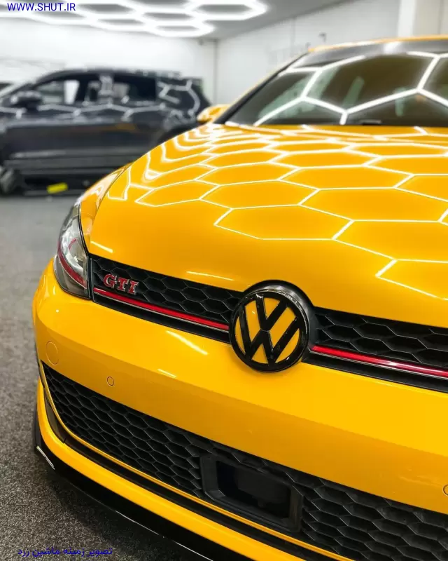 تصویر زمینه ماشین زرد