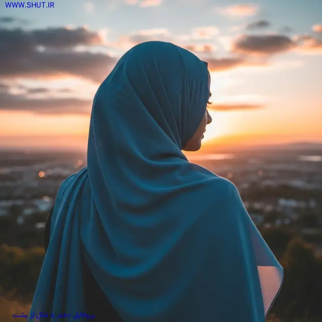 پروفایل دختر با شال از پشت